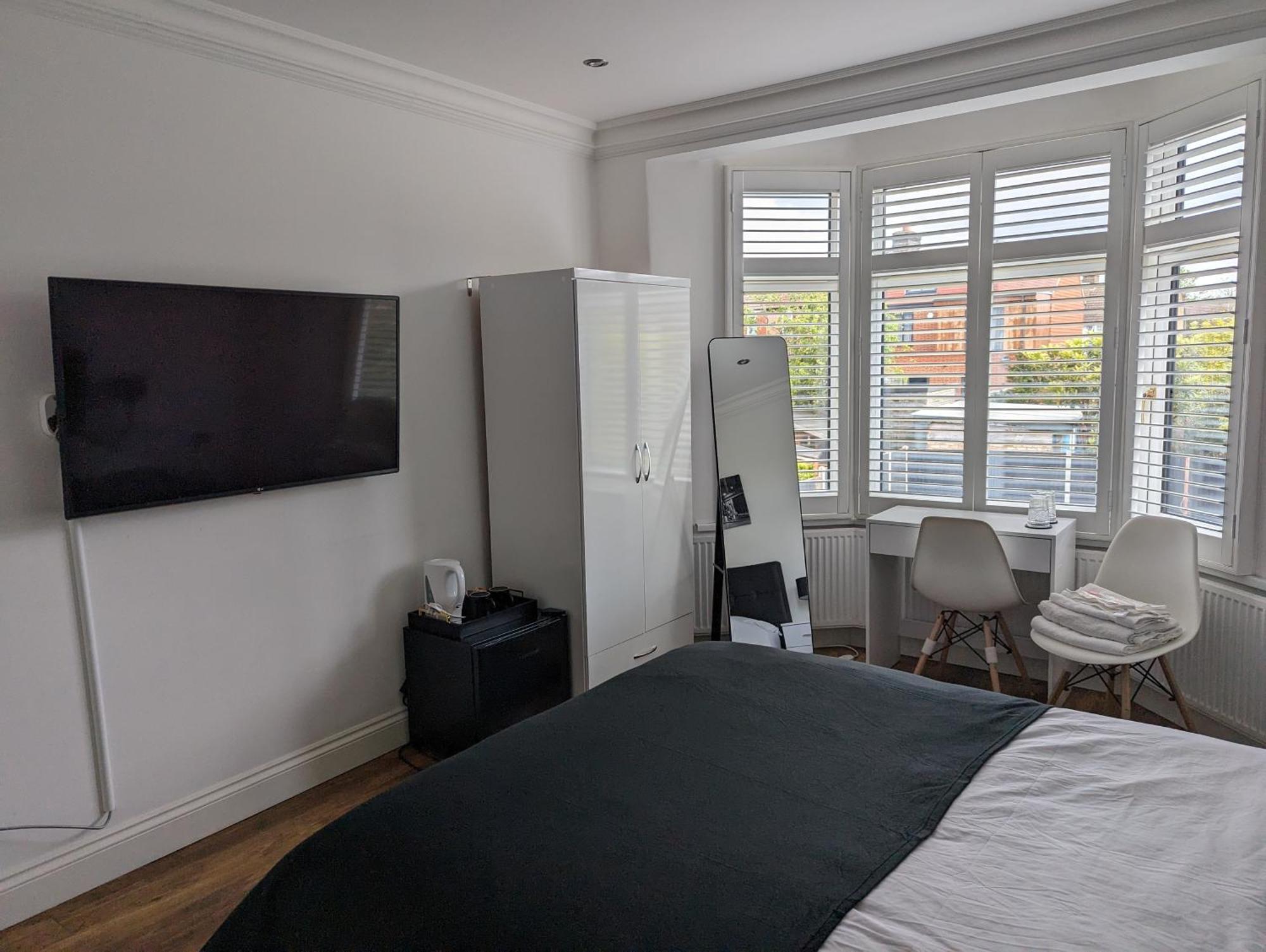 Luxury Hotel Rooms Palmers Green Exterior photo
